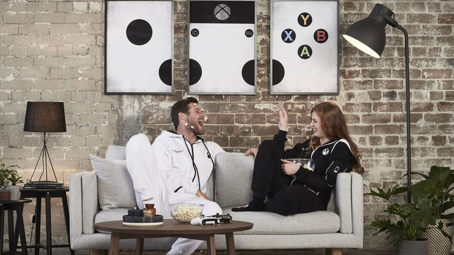 Xbox One Holiday Gift Guide 2016 with the Xbox Onesie