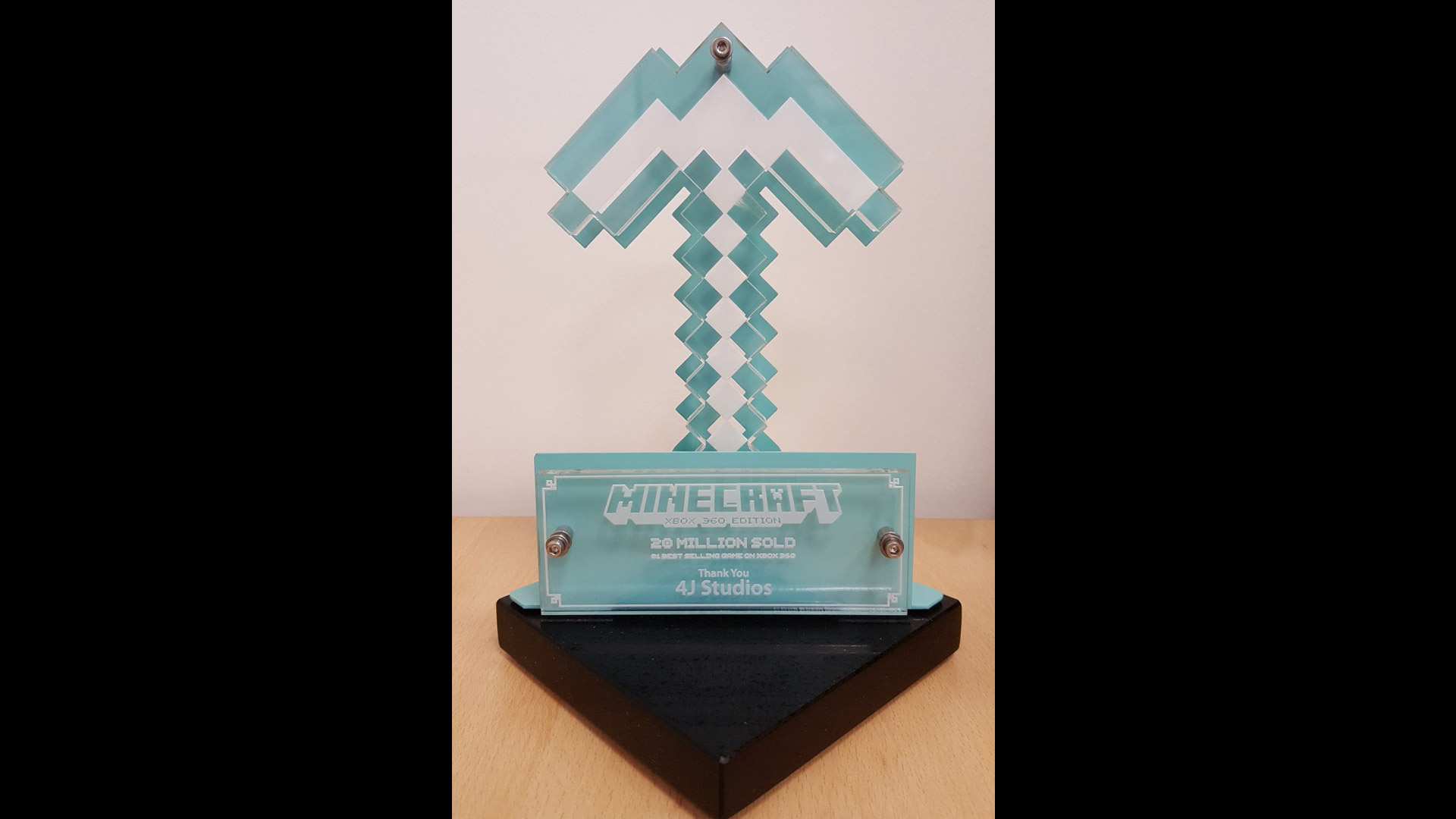 Minecraft is the #1 Selling Xbox 360 Game Trophy